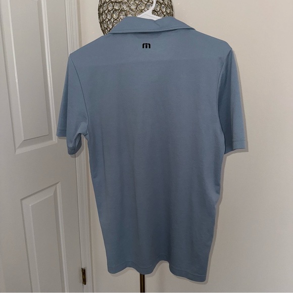 #37 💙 never worn Travis Mathew Blue Polo Shirt with Subtle Stripes - Picture 5 of 6